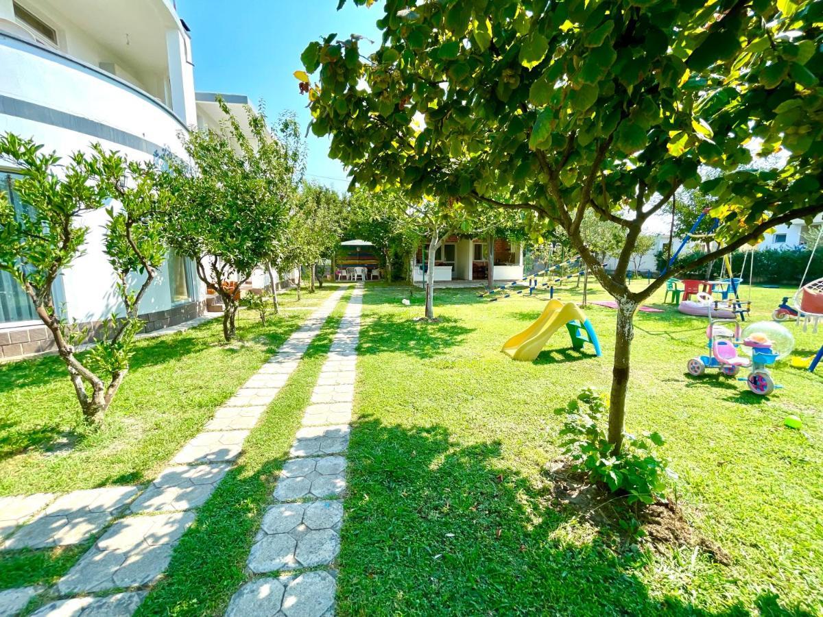 Apartments Flamingo อุลซิน ภายนอก รูปภาพ