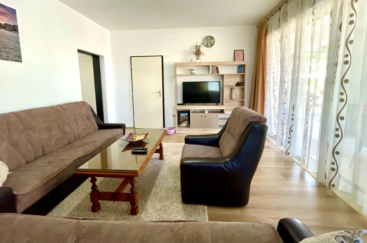 Apartments Flamingo อุลซิน ภายนอก รูปภาพ