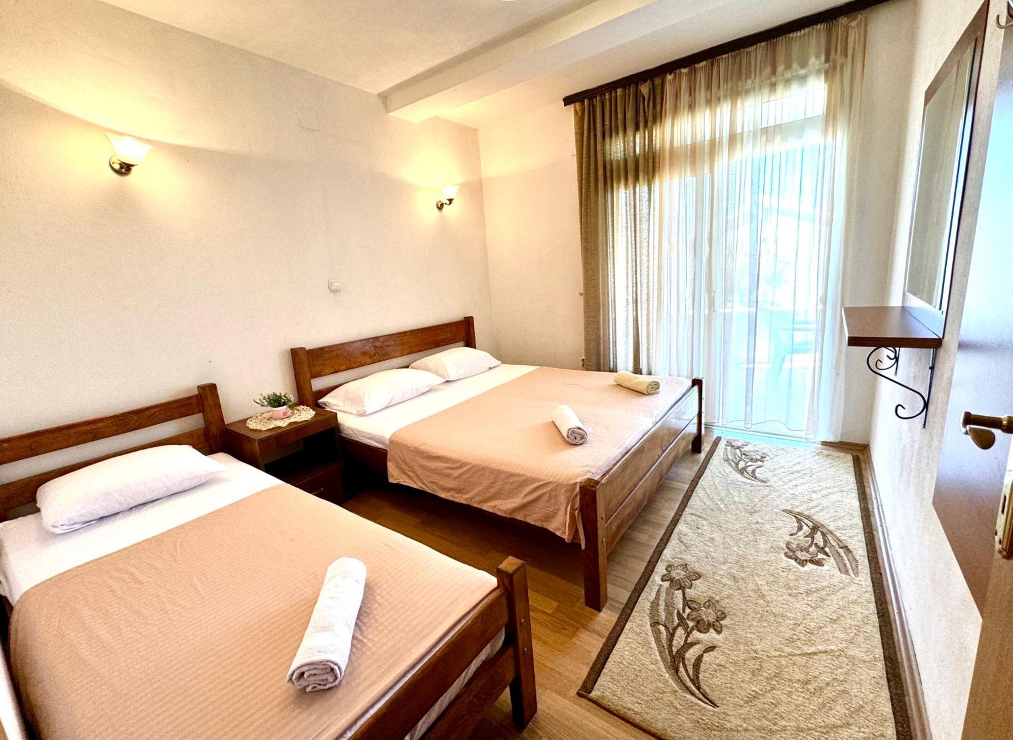 Apartments Flamingo อุลซิน ภายนอก รูปภาพ